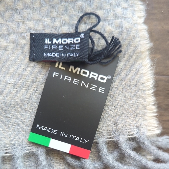 Elegant Beige and Gray Women's Scarf - Picture 3 of 8